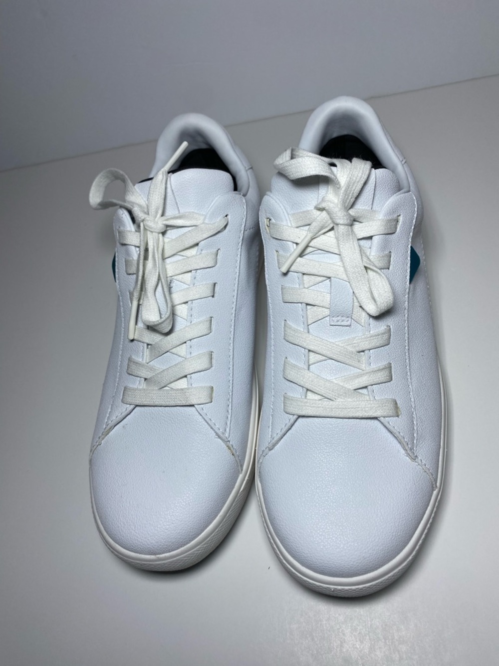 Vessi White Low-Top Sneakers with Black Insole